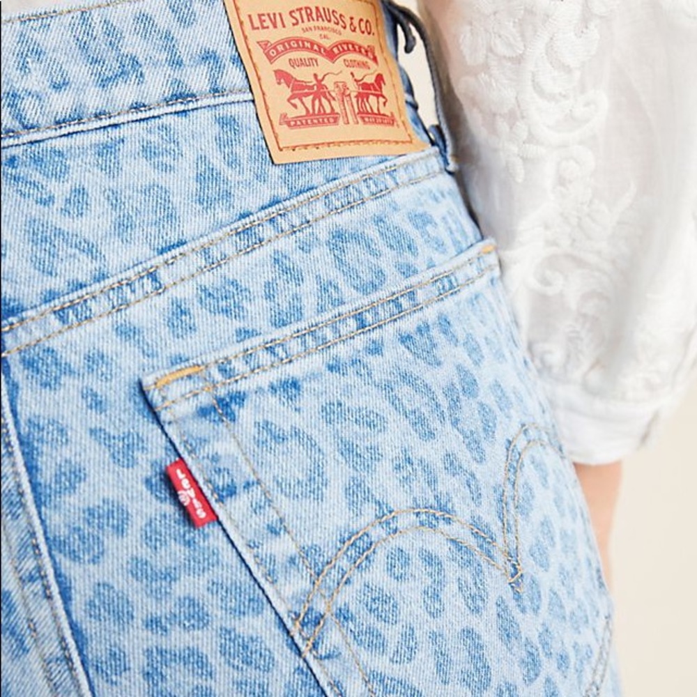 NWT Levi’s Wedgie Straight Leopard Denim